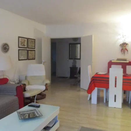 Alexandre One Bedroom *